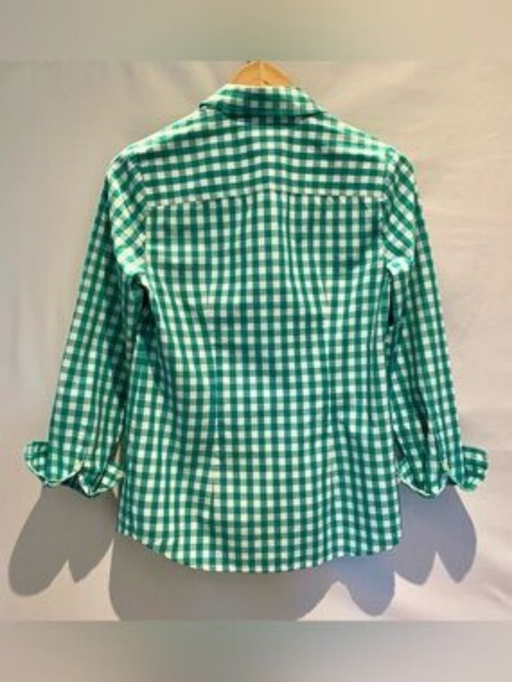 Vineyard Vines Green and White Gingham Button-Up Top, size 2, NWT - Picture 2 of 9